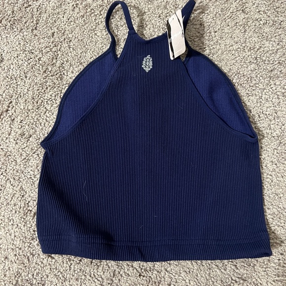 FREE PEOPLE HAPPINESS RUNS CROP - Picture 5 of 7